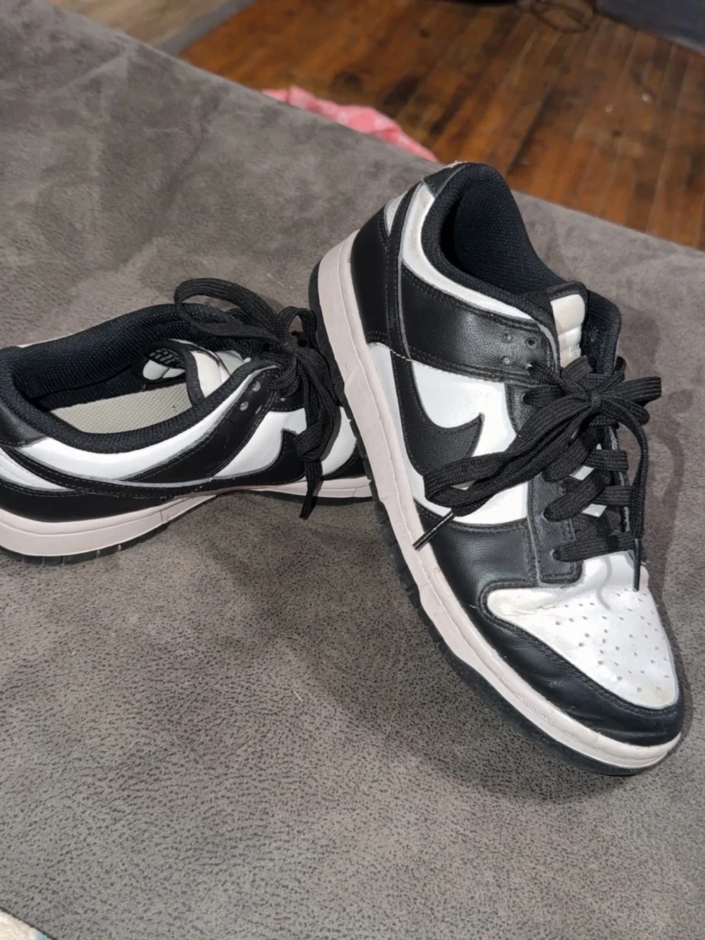 Nike Women’s Low-Top Sneakers in Black and White
